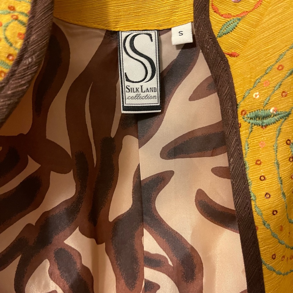Silk Land Gold Jacket - Picture 3 of 7